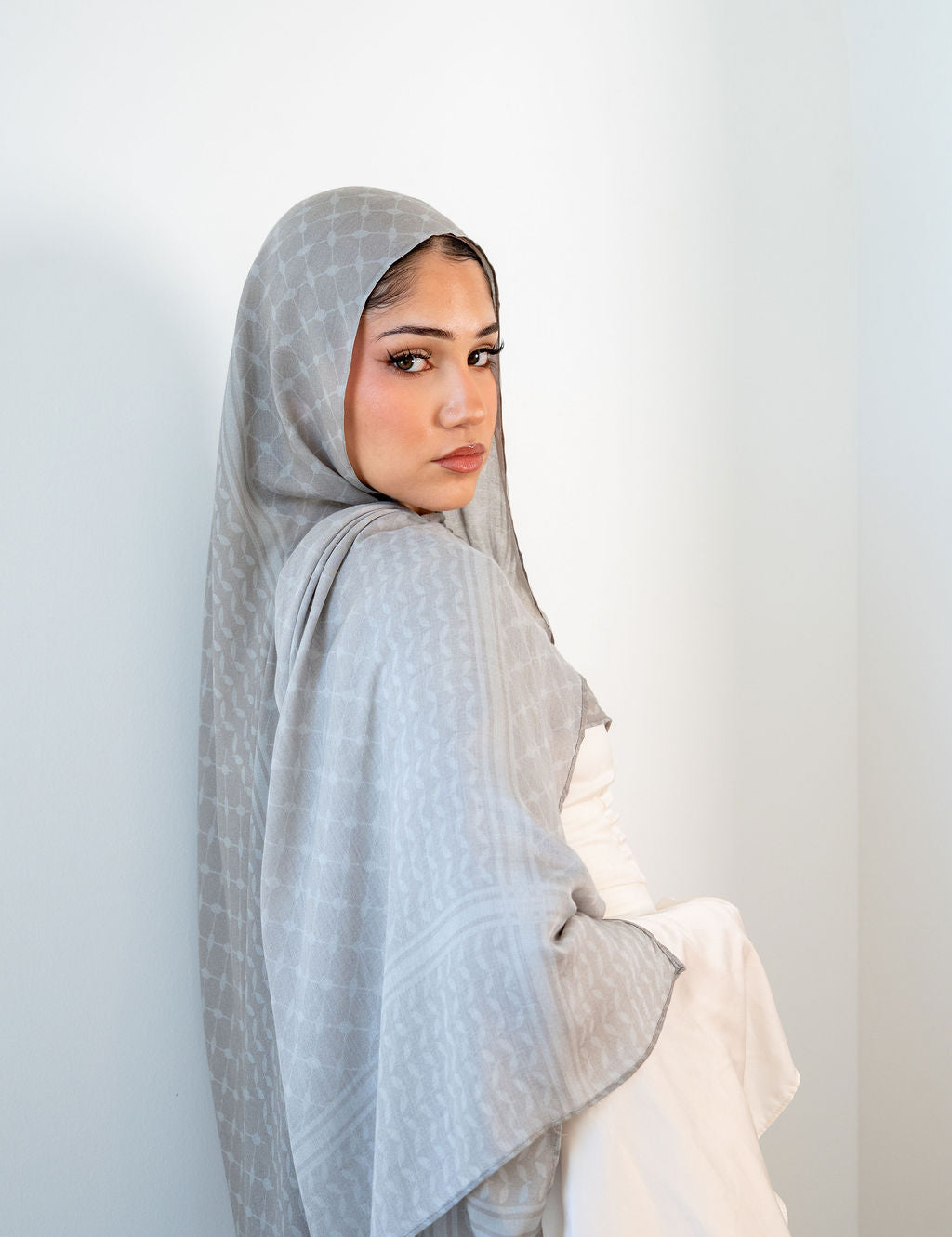 Greige-keffiyeh.jpg